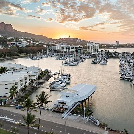 The Pier Pods On The Water- 50M From Townsville Bus Terminal And Ferry Terminal- Passport Id Requried Bagian luar foto