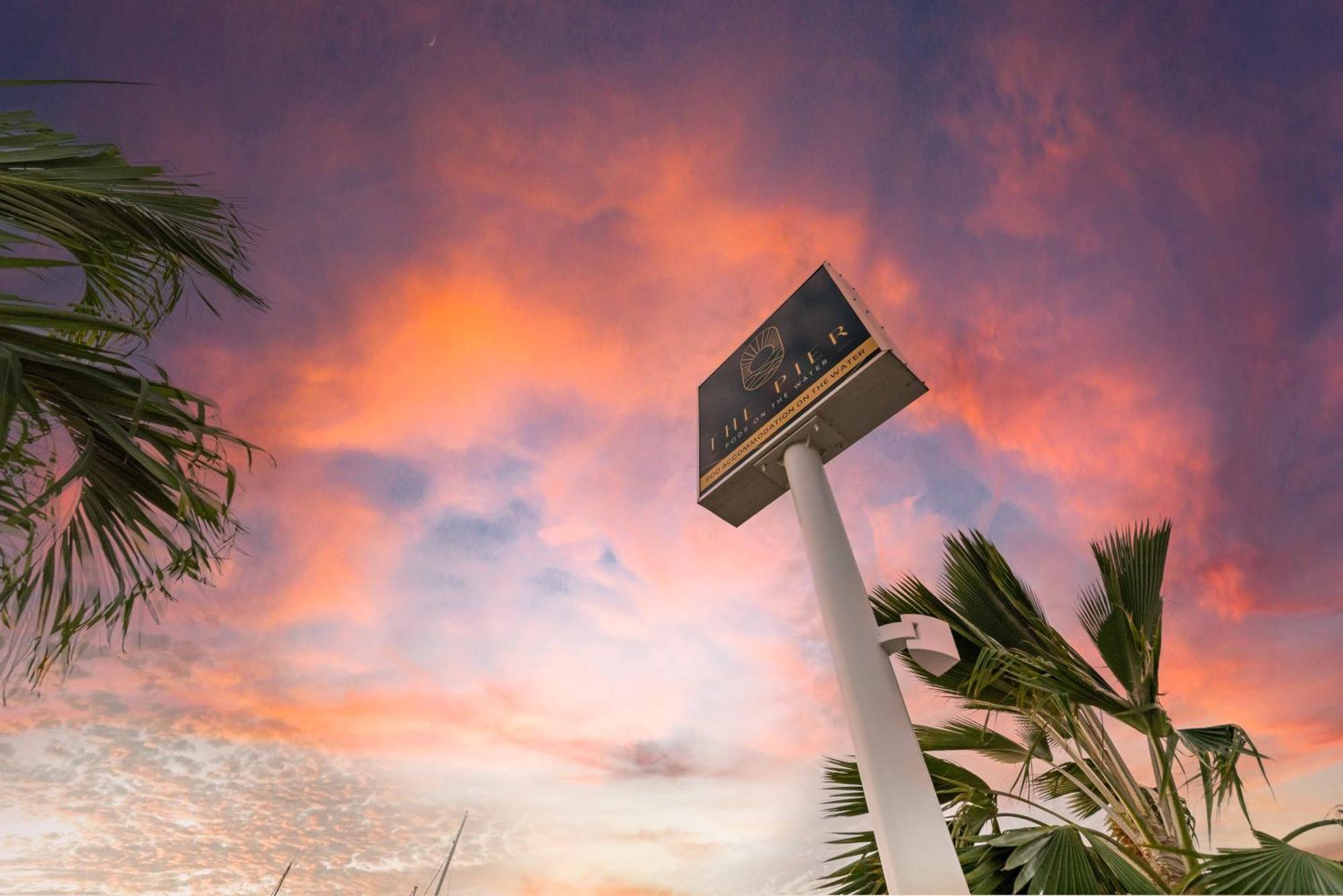 The Pier Pods On The Water- 50M From Townsville Bus Terminal And Ferry Terminal- Passport Id Requried Bagian luar foto