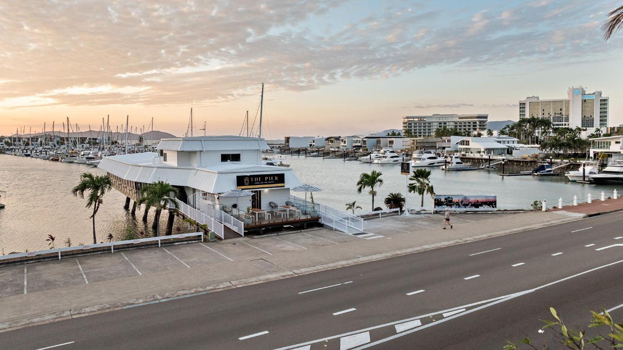 The Pier Pods On The Water- 50M From Townsville Bus Terminal And Ferry Terminal- Passport Id Requried Bagian luar foto
