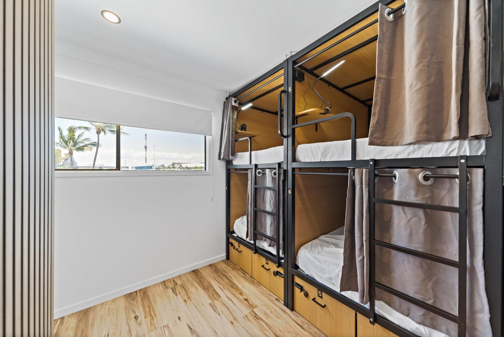 The Pier Pods On The Water- 50M From Townsville Bus Terminal And Ferry Terminal- Passport Id Requried Bagian luar foto